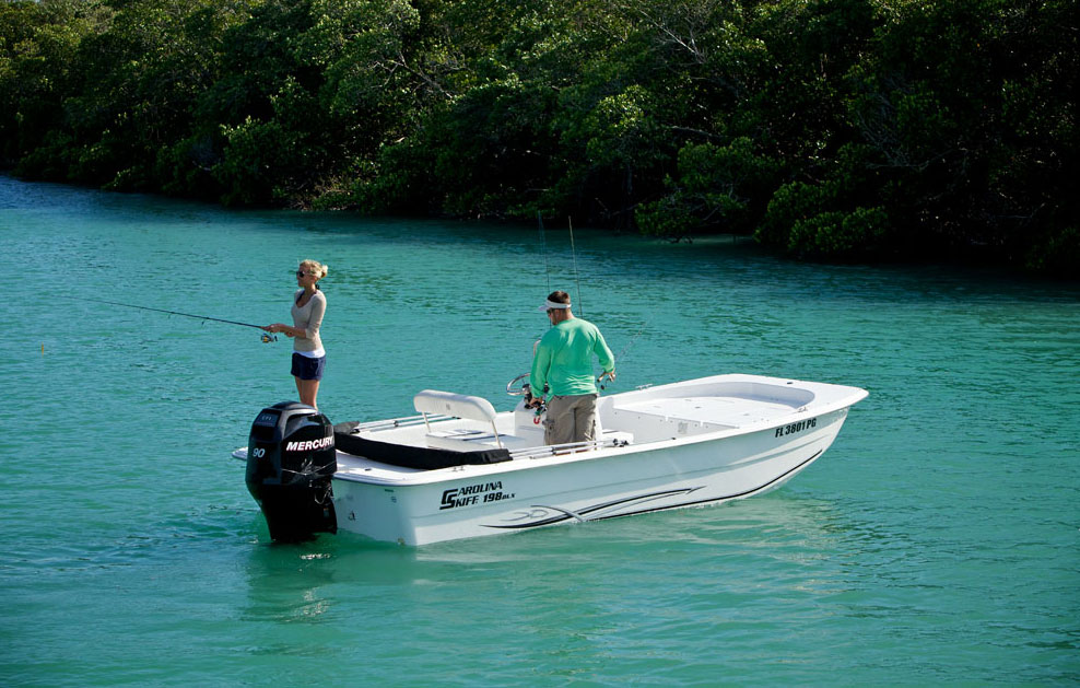 Dusky Sport Center - Carolina Skiff - DLX Series - 198DLX Tunnel