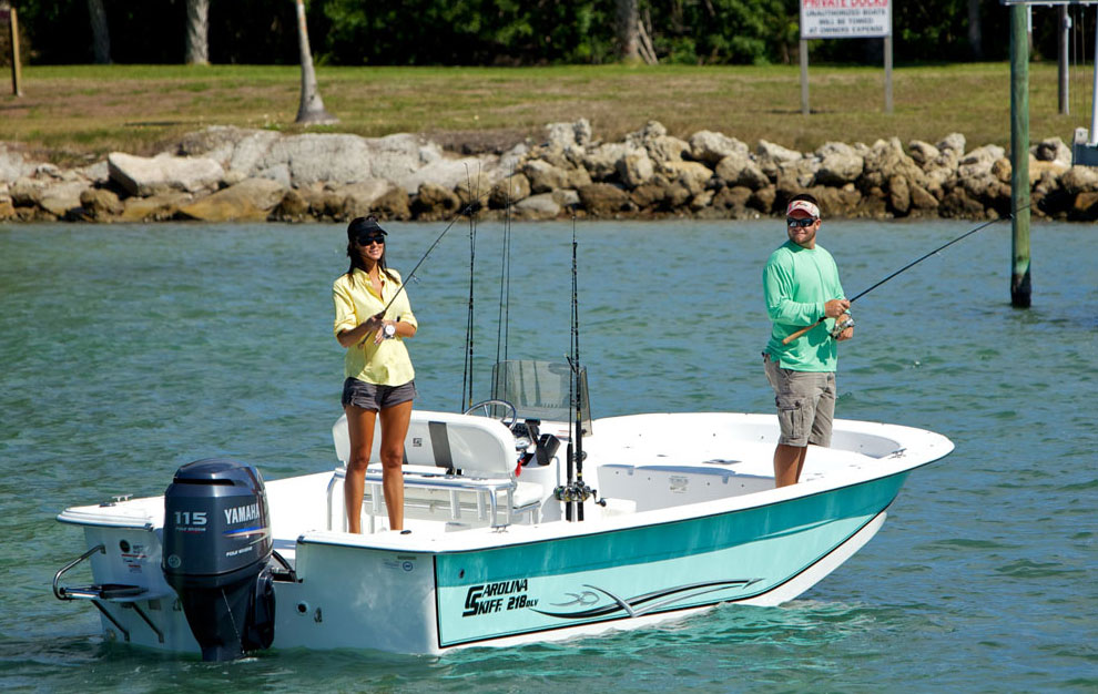 Dusky Sport Center - Carolina Skiff - DLX Series - DLX1780